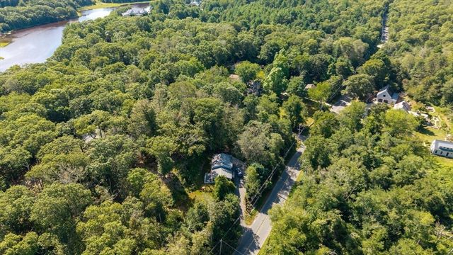 118 Horseneck Rd, Dartmouth, MA 02748