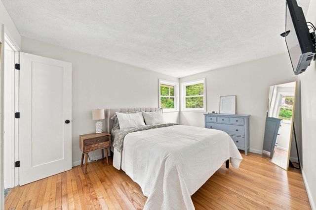 118 Horseneck Rd, Dartmouth, MA 02748