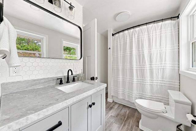 118 Horseneck Rd, Dartmouth, MA 02748