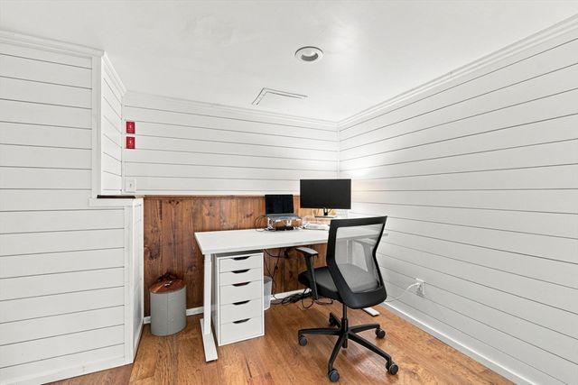 118 Horseneck Rd, Dartmouth, MA 02748