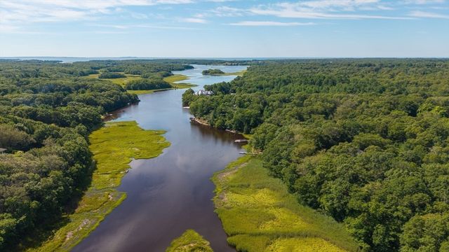 118 Horseneck Rd, Dartmouth, MA 02748
