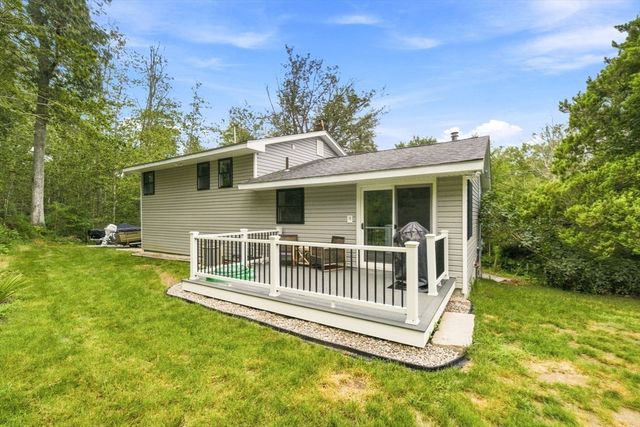 118 Horseneck Rd, Dartmouth, MA 02748