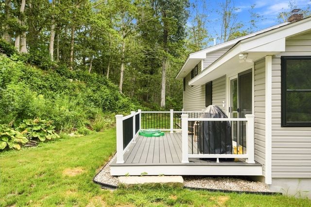 118 Horseneck Rd, Dartmouth, MA 02748