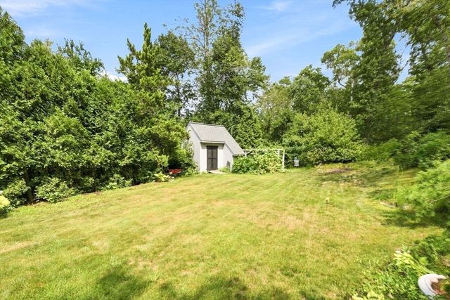 118 Horseneck Rd, Dartmouth, MA 02748