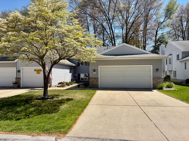1019 Hidden Creek Drive 17, Norton Shores City, MI 49441