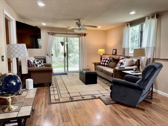 1019 Hidden Creek Drive 17, Norton Shores City, MI 49441