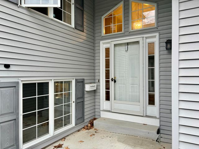 1019 Hidden Creek Drive 17, Norton Shores City, MI 49441