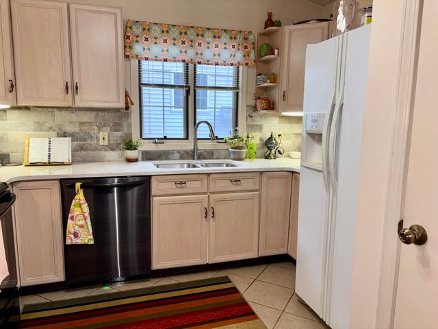 1019 Hidden Creek Drive 17, Norton Shores City, MI 49441