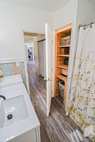 211 N Pine St, Inman, KS 67546