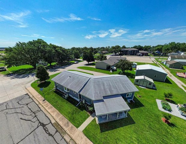 211 N Pine St, Inman, KS 67546