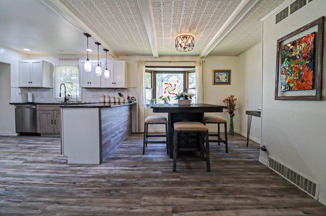 211 N Pine St, Inman, KS 67546