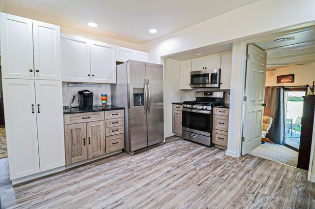 211 N Pine St, Inman, KS 67546