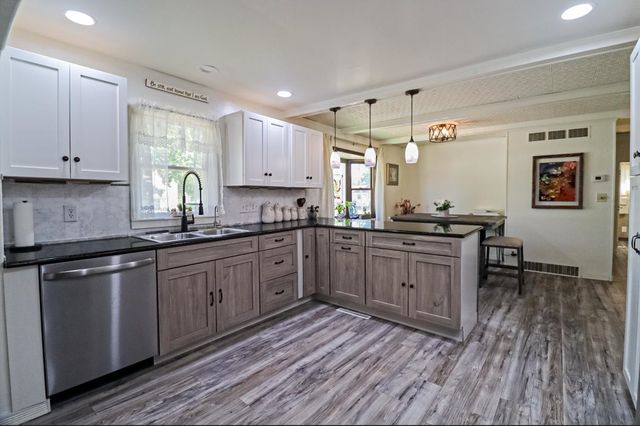 211 N Pine St, Inman, KS 67546