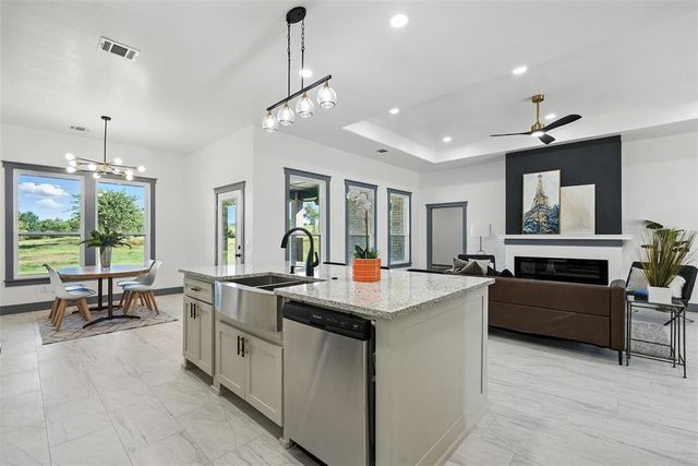 2432 Raven Circle, Blanchard, OK 73010