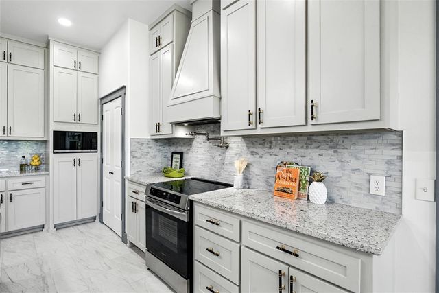 2432 Raven Circle, Blanchard, OK 73010