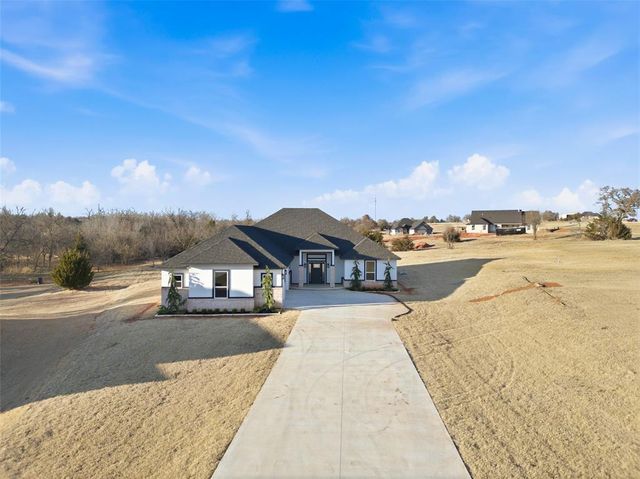 2432 Raven Circle, Blanchard, OK 73010