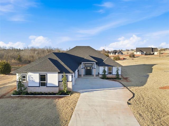 2432 Raven Circle, Blanchard, OK 73010