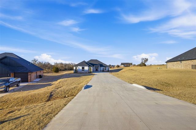 2432 Raven Circle, Blanchard, OK 73010