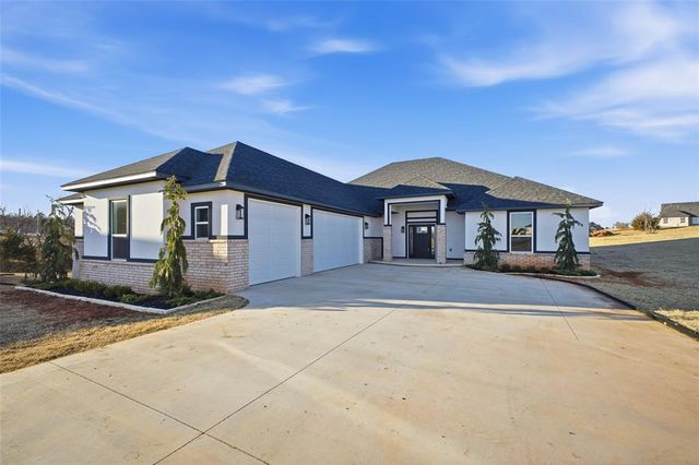 2432 Raven Circle, Blanchard, OK 73010