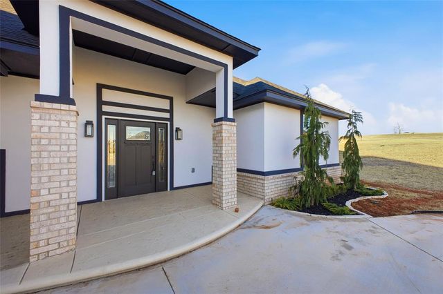 2432 Raven Circle, Blanchard, OK 73010