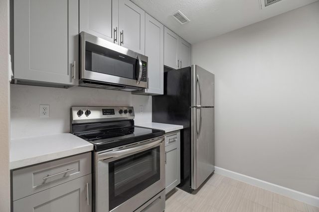 2350 Bering Drive G104, Houston, TX 77057