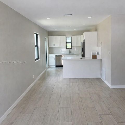 607 SW 10th St, Fort Lauderdale, FL 33315