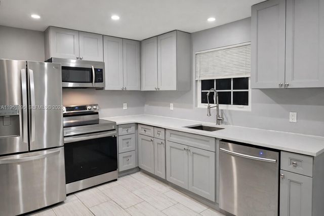 607 SW 10th St, Fort Lauderdale, FL 33315