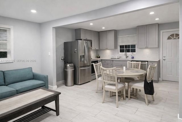 607 SW 10th St, Fort Lauderdale, FL 33315