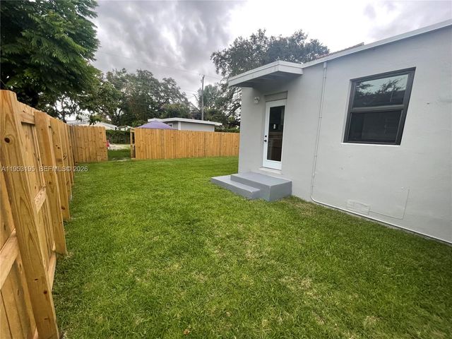 607 SW 10th St, Fort Lauderdale, FL 33315