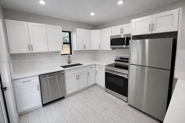 607 SW 10th St, Fort Lauderdale, FL 33315