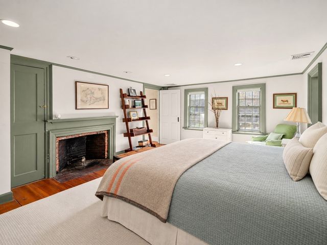 2 Sandy Pond Rd, Lincoln, MA 01773