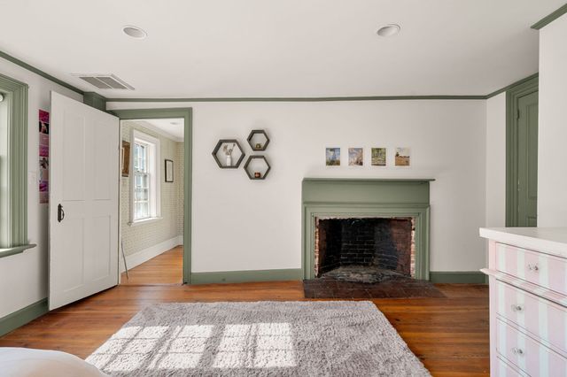 2 Sandy Pond Rd, Lincoln, MA 01773