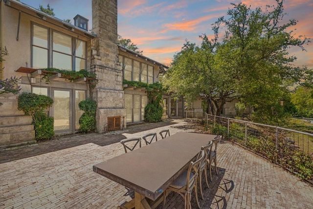 25014 Pedernales Canyon TRL, Spicewood, TX 78669