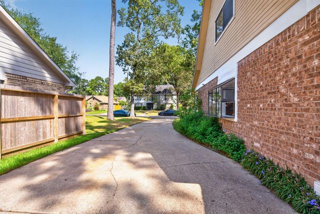 4018 Garden Lake Drive, Kingwood, TX 77339
