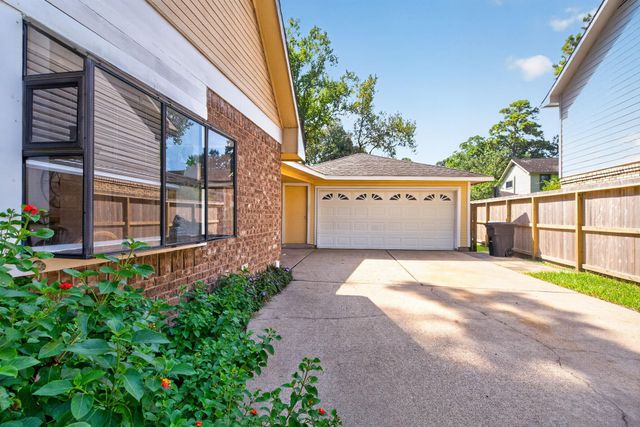 4018 Garden Lake Drive, Kingwood, TX 77339