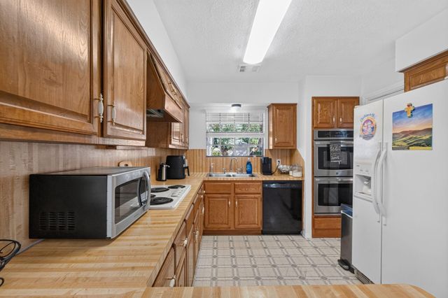 4018 Garden Lake Drive, Kingwood, TX 77339