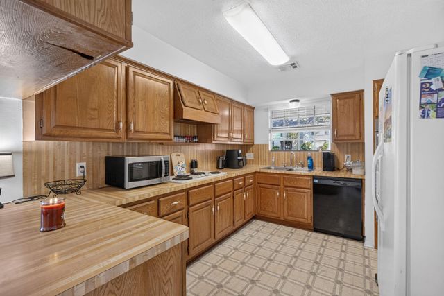 4018 Garden Lake Drive, Kingwood, TX 77339