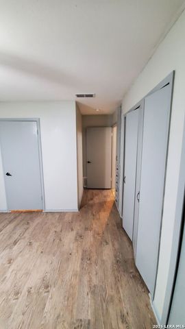 3323 SCENIC LN, San Antonio, TX 78230