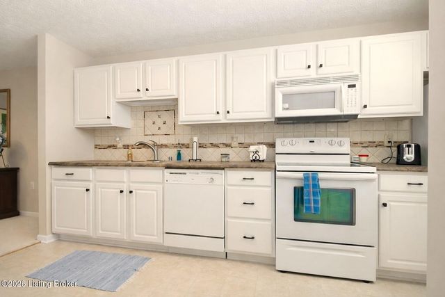 6405 Cameron Ln 208, Crestwood, KY 40014
