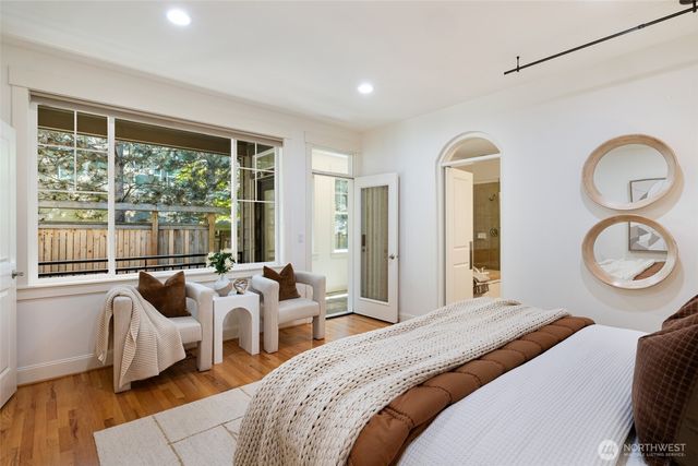716 99th Avenue NE, Bellevue, WA 98004