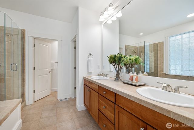716 99th Avenue NE, Bellevue, WA 98004