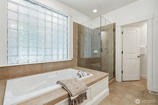 716 99th Avenue NE, Bellevue, WA 98004