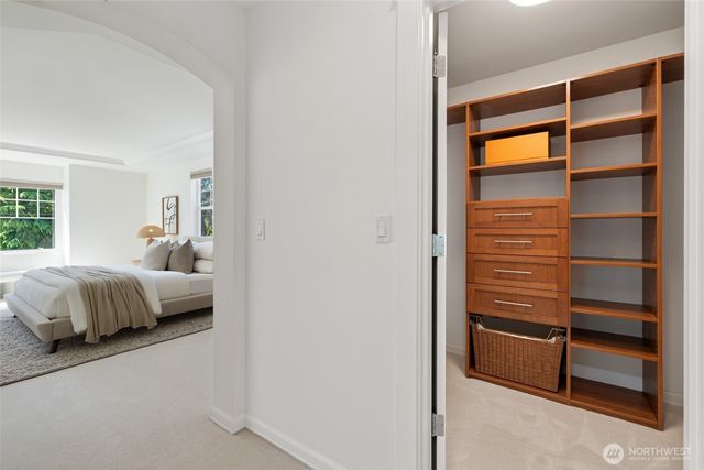 716 99th Avenue NE, Bellevue, WA 98004