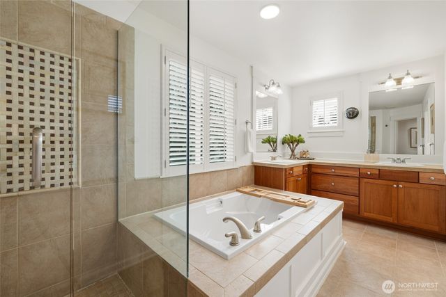 716 99th Avenue NE, Bellevue, WA 98004
