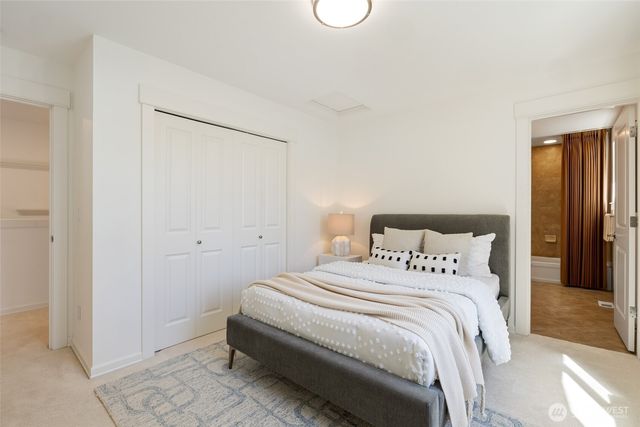 716 99th Avenue NE, Bellevue, WA 98004