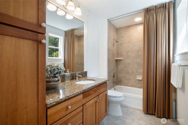 716 99th Avenue NE, Bellevue, WA 98004