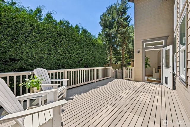 716 99th Avenue NE, Bellevue, WA 98004