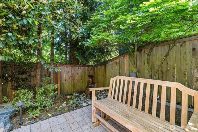 716 99th Avenue NE, Bellevue, WA 98004