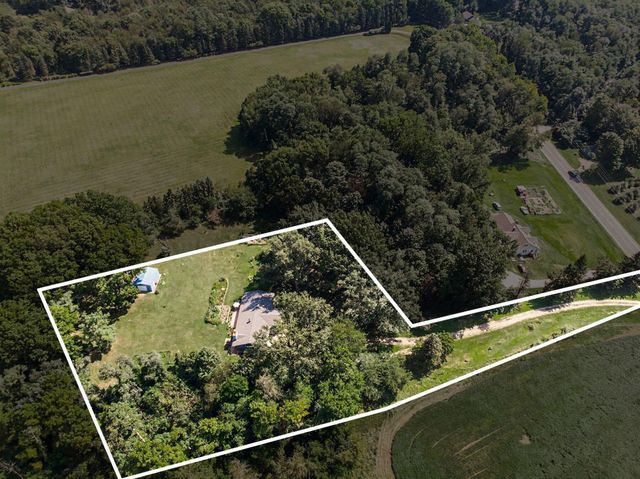 5953 Pokagon Road, Berrien Springs, MI 49103