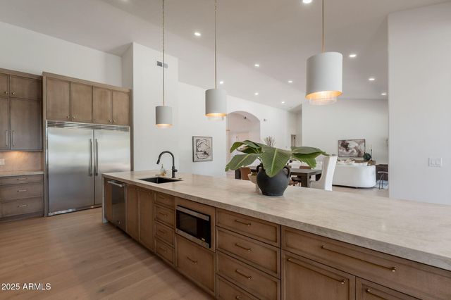 10228 N 55TH Place, Paradise Valley, AZ 85253